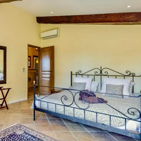 Modern Franco Private Mediterranean Escale Ferienhaus